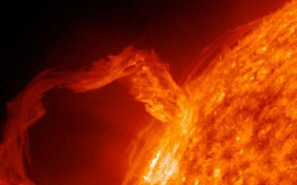 eruptia solara soarele